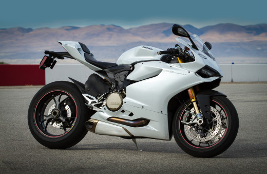 817119 (a): :4000x2600